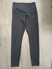 Black leggings