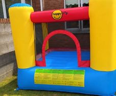 kids bouncy castle