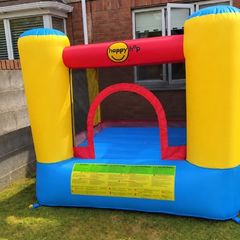 kids bouncy castle