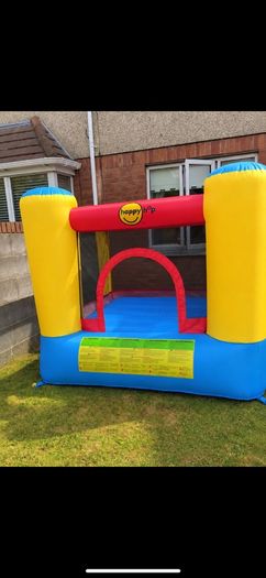 kids bouncy castle
