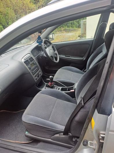 2001 Toyota Avensis