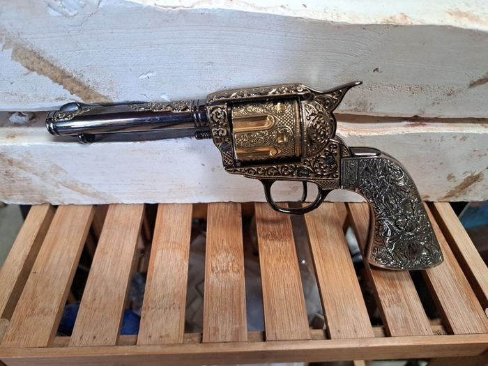 Vintage Replica Little Big Horn