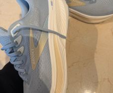 womens sports shoes