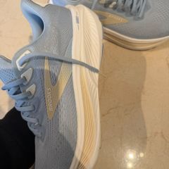 womens sports shoes