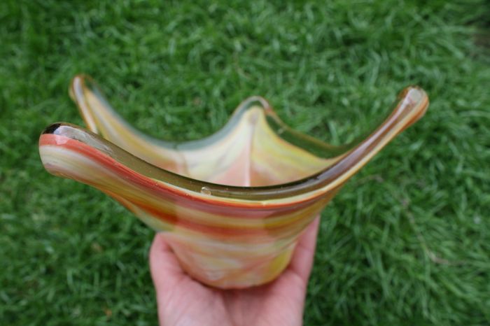 Vintage Hand Blown Glass Fluted Bowl, Dirwood Glass 10,4" x 9,3" H 5,3"