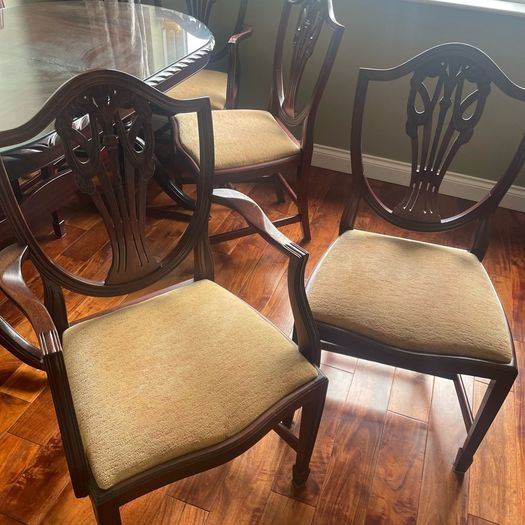 Extending Table and 6 chairs