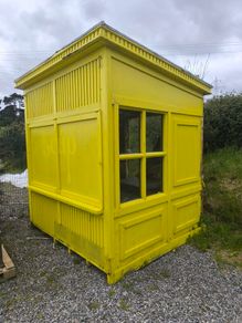 ice cream hut