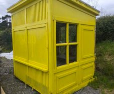 ice cream hut