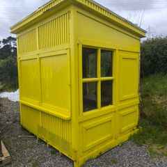ice cream hut