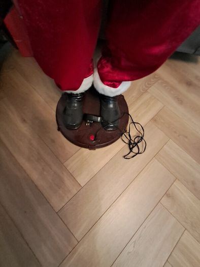 5 foot Santa Claus Singing & Dancing