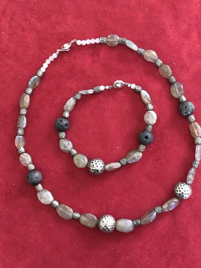 Teng yue necklace and bracelet set