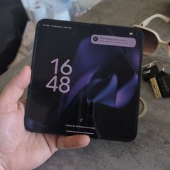 Google Pixel 9 Pro Fold 256gb Obsidian black, nice clean phone. Trade-in/Swap welcome