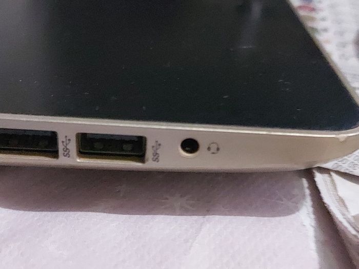 HP 15.6 inch Laptop, Model 15-bw066sa, AMD A6-9220 Radeon R4, 5 Compute Cores 2C + 3G, 2.5GHz, 4GB Ram, 1 Terrabyte HDD,Windows 10, Microsoft Edge, Chrome and VLC