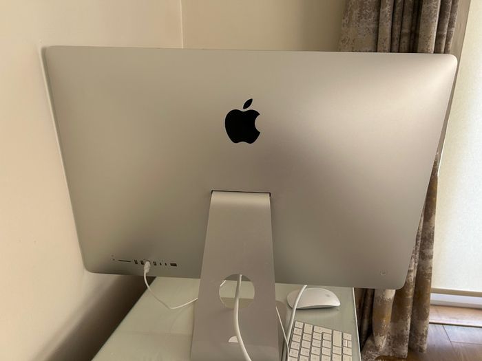 iMac 27 2019 - 5K Retina - 400 Euro - Excellent Condition - Packaging and all accessories included