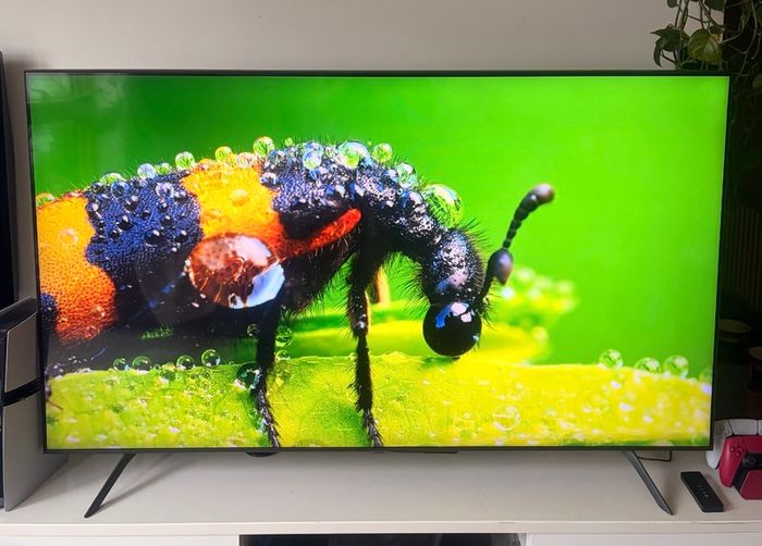 Samsung 65" 4K UHD Smart TV - Excellent Condition