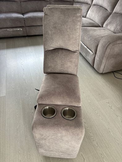 L shape 5 seater couch with single recliner