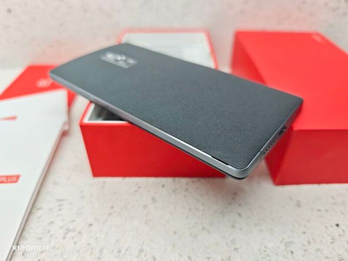 OnePlus 2 Retro Phone As New