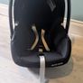 Maxi-Cosi car seat and Isofix Base Image 2