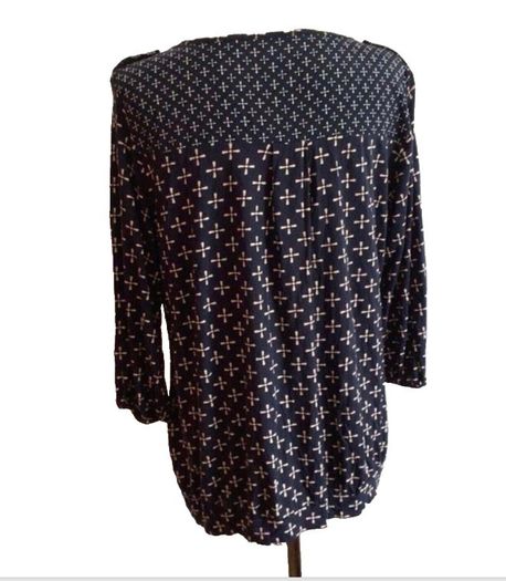 Next Ladies Navy blue and cream top size 22 includes post