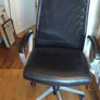 Office chair. black swivel Image 3