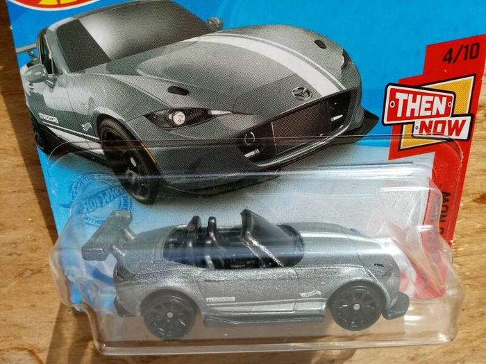 Hot Wheels '15 Mazda MX-5 Miata