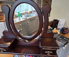 dresser mirror