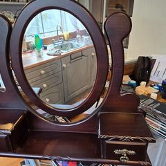 dresser mirror