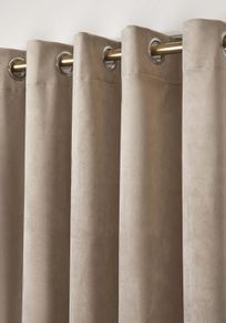 Thermal blackout curtain