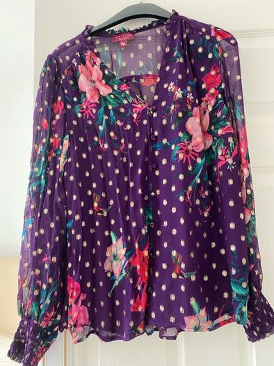 Stunning Ladies blouse