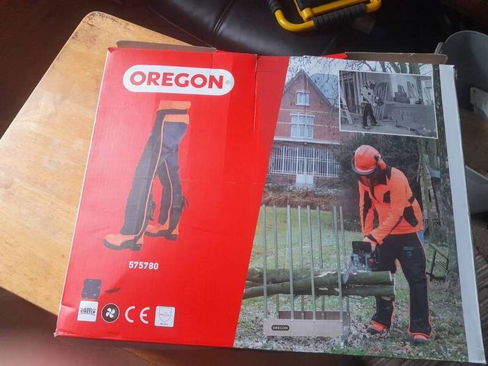 Chainsaw chaps