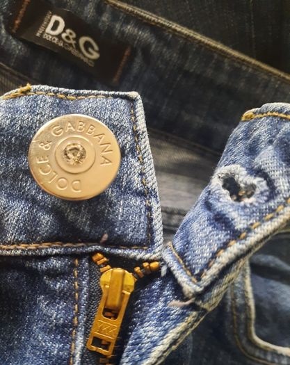 Dolce and Gabbana ladies denim diamante design jeans 31 waist and 31 leg in very good condition with no issues see last two photos for exact measurements FREE STANDARD POSTAGE INCLUDED