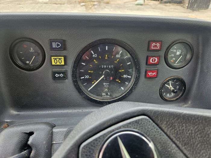 Mercedes 410D Camper