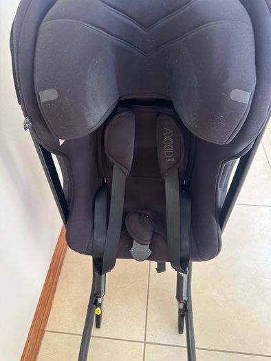 Axkid One ISOFIX rear facing car seat 0-7 years