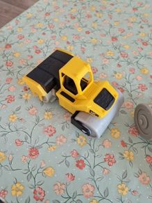 Cat roller