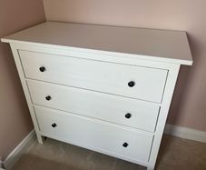 chest of drawers