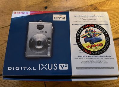 Canon Digital IXUS V2 Camera