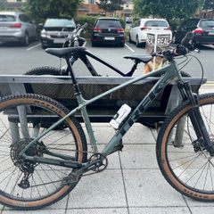 Trek marlin 7 gen 3 2025 size L