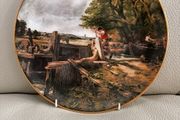 Fine Bone China Collectors' Plate (19.5cm)