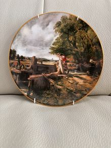 Fine Bone China Collectors' Plate (19.5cm)