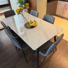Dining Table w 6 Chairs