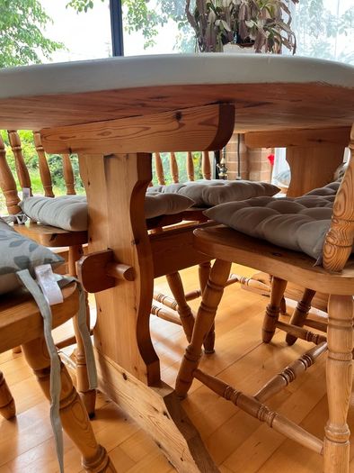table and chairs