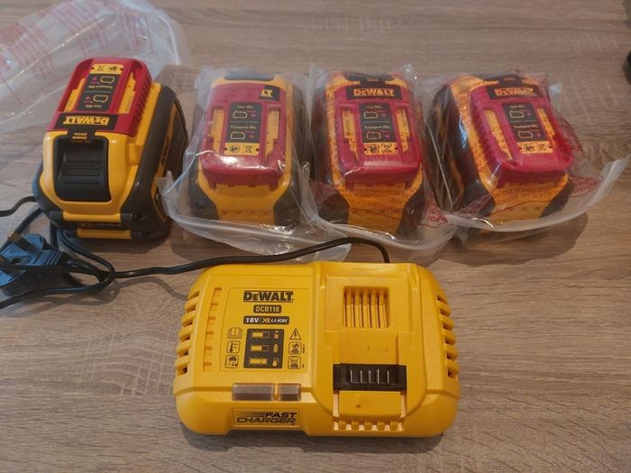 DEwalt. 18V XR Flex Volt 54v /9AH  batteries x 4 . DEwalt DCB/XR LI-ION  Fast Charger plus TSTAK box all are brand new