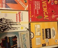 Leaving Cert Spanish book-Venga!