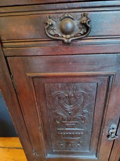Victorian Mirror Sideboard ( Chiffoniere)