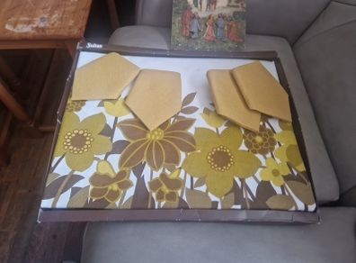 Retro tablecover
