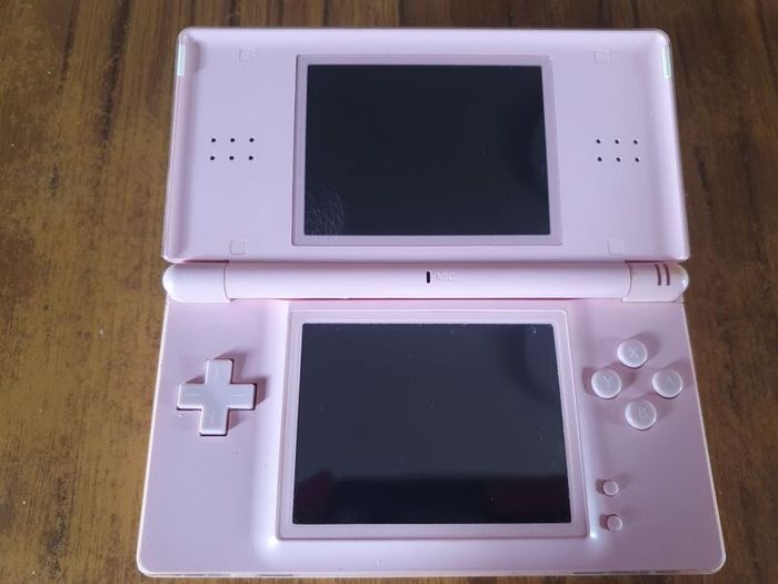 Nintendo DS Lite pink