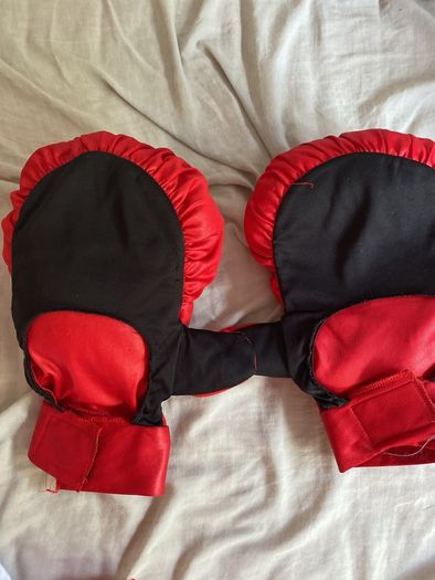 Rocky costume men's size small 28-40