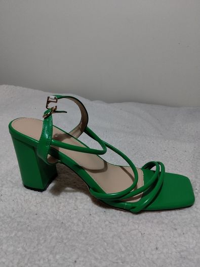 Beautiful Green Shoes New