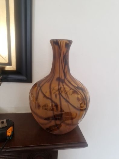 Glass vase