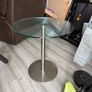 Round glass table Image 2